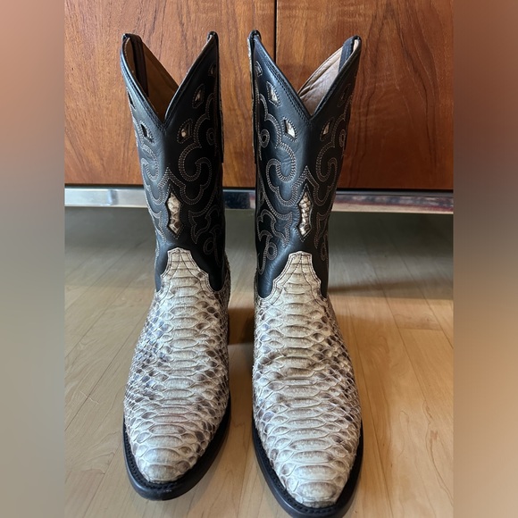 Men’s Exotic Cowboy Boots - Picture 2 of 5